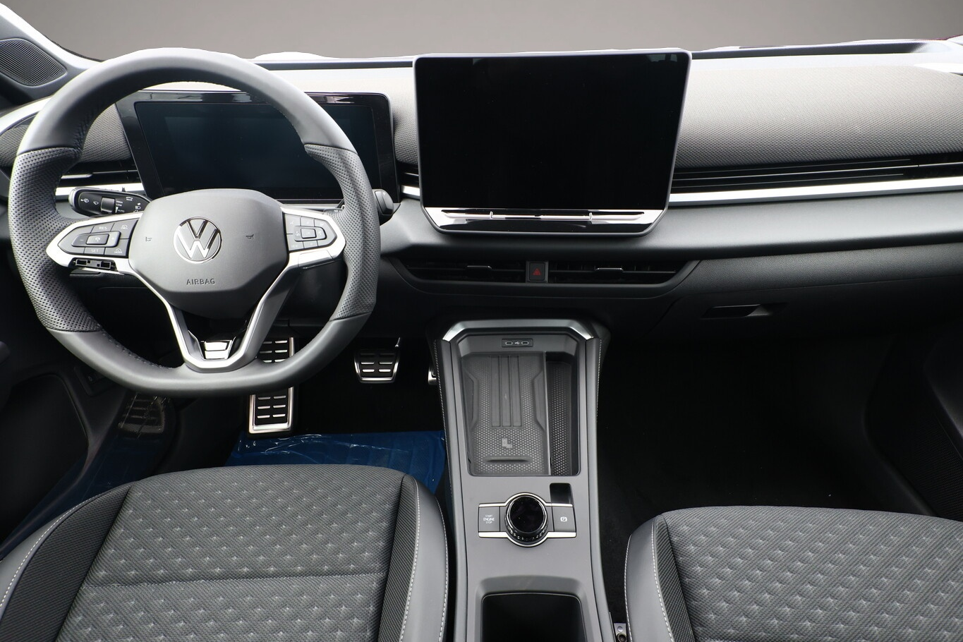 Volkswagen T-Roc (06/2026, Benzin)
