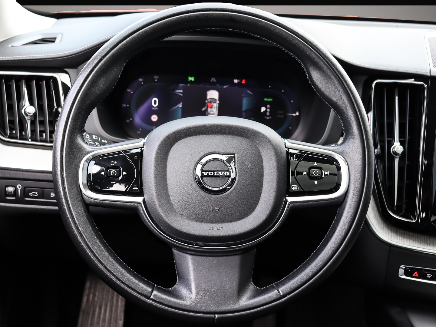 Volvo XC60 (10/2022, Hybrid (Benzin/Elektro))