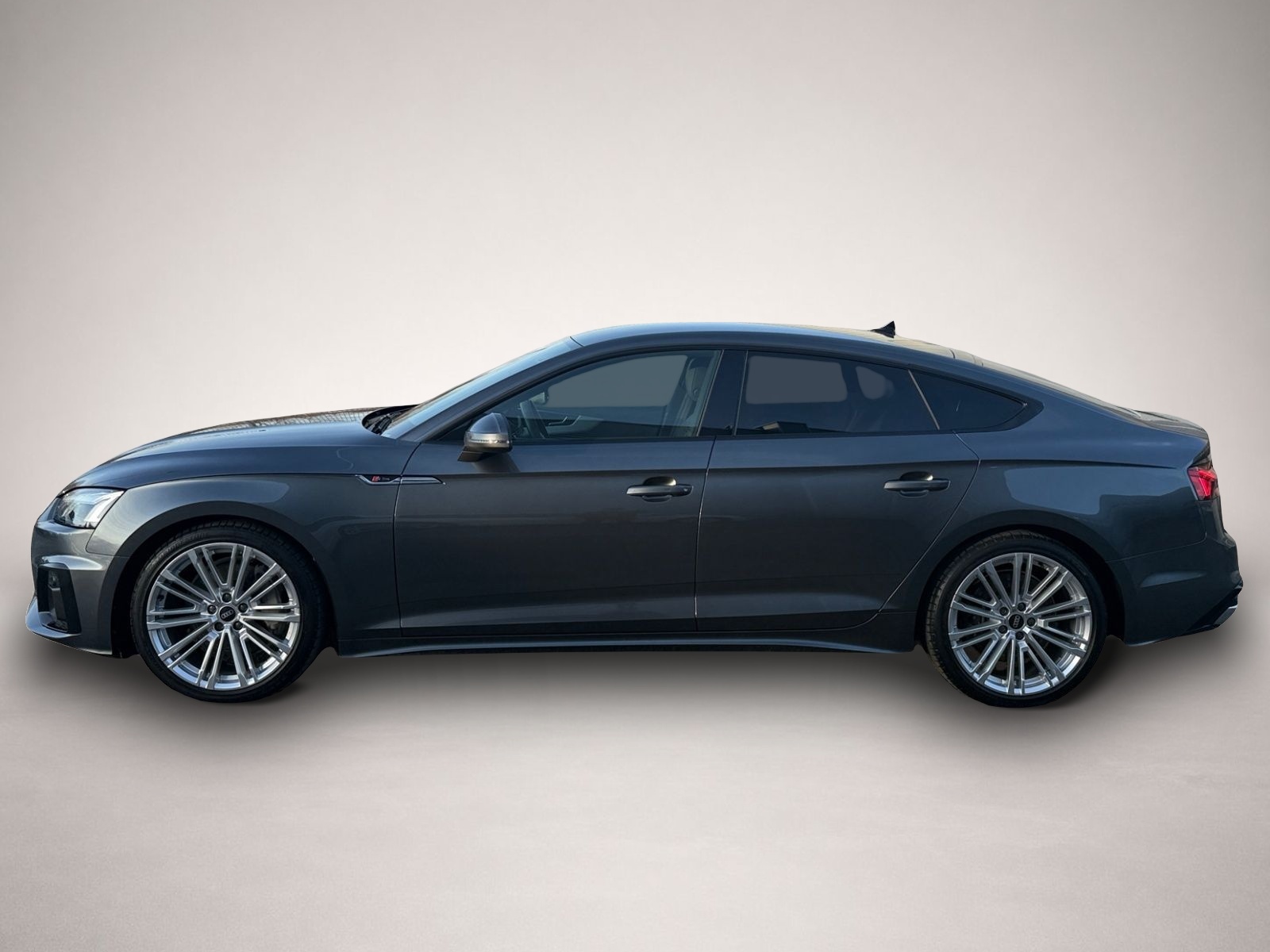 Audi A5 (03/2022, Benzin)
