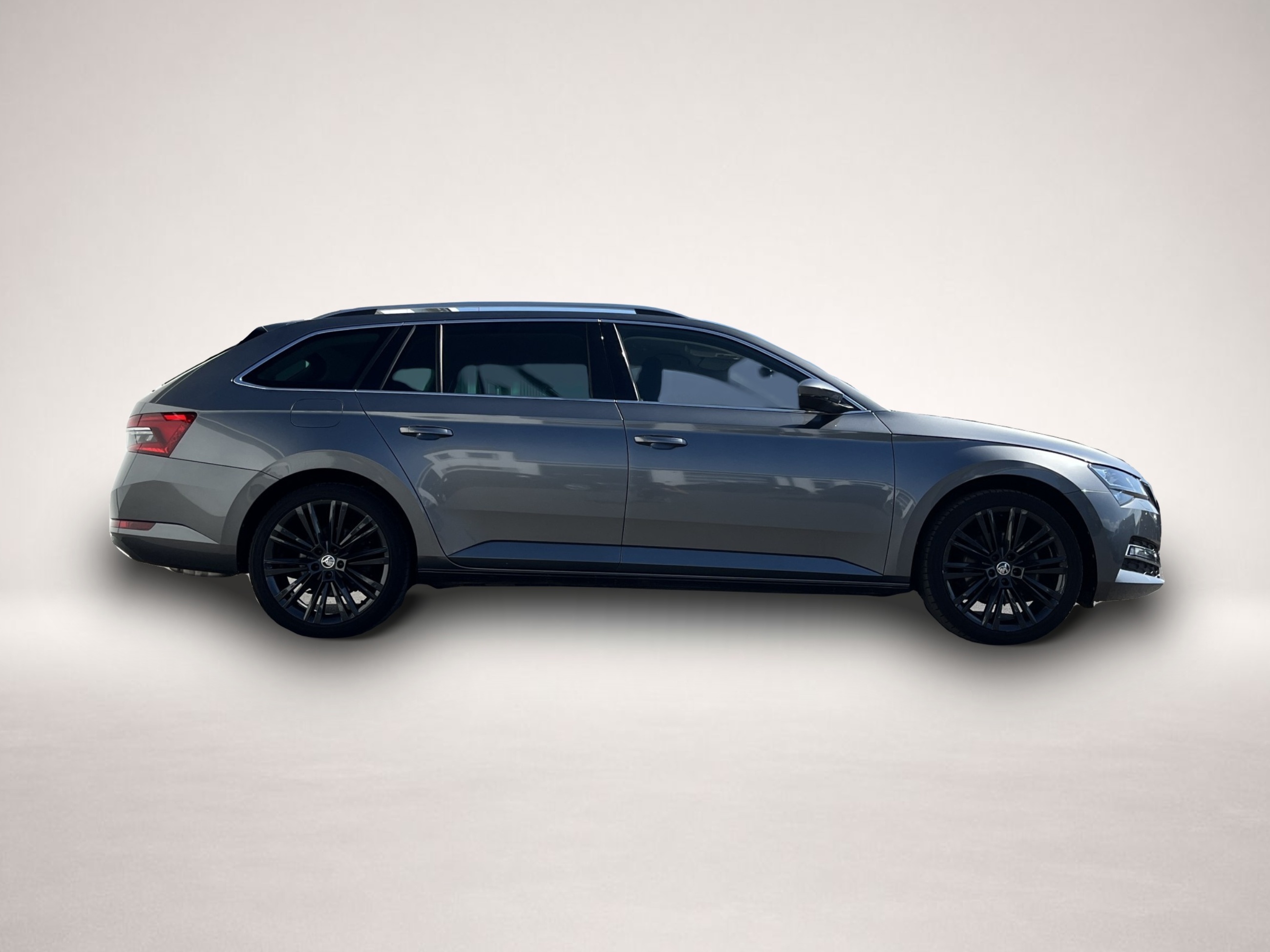 Skoda Superb (04/2024, Benzin)