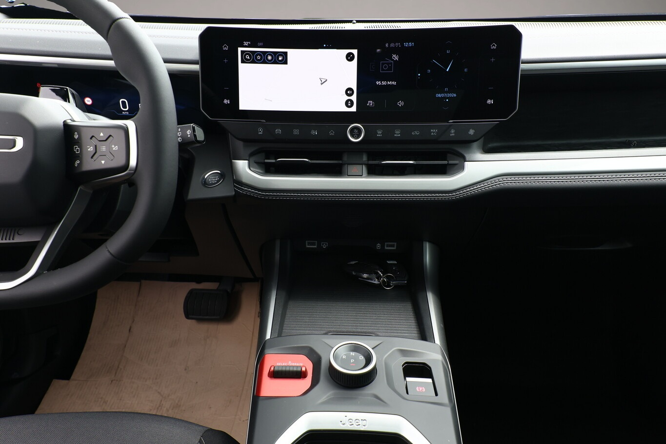 Jeep Compass (06/2026, Benzin)