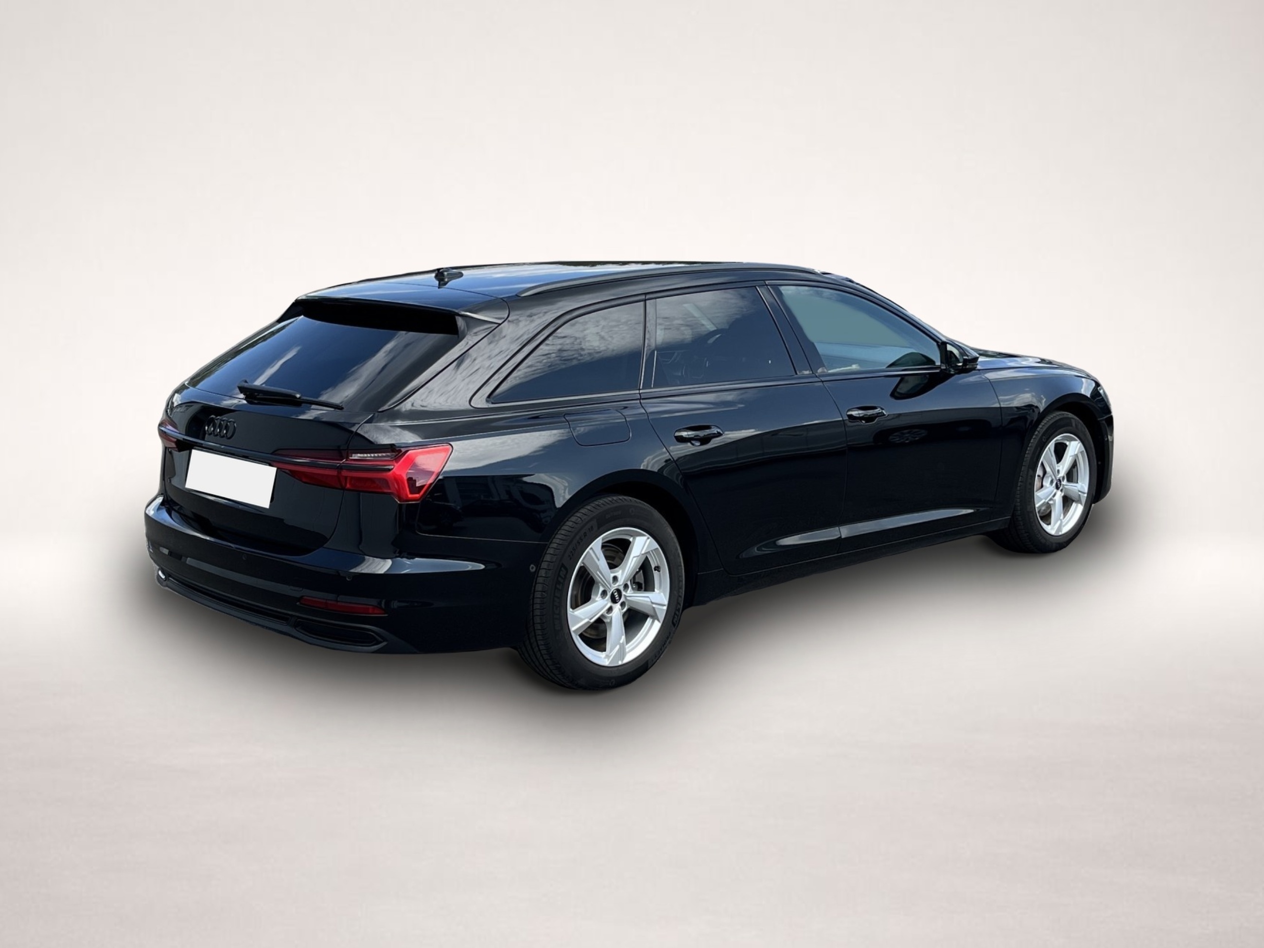 Audi A6 (11/2022, Benzin)