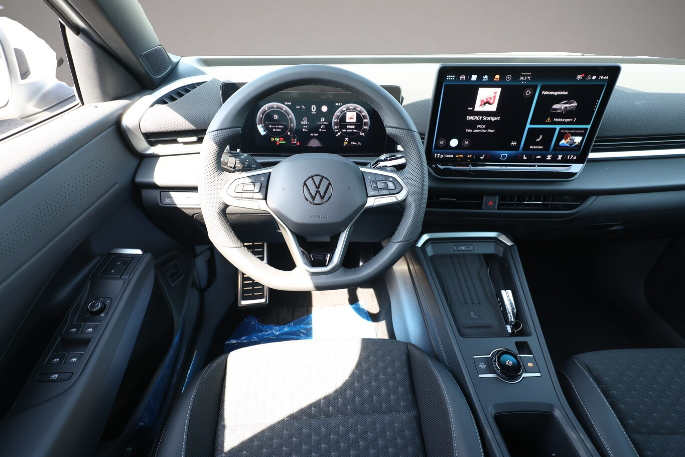 Volkswagen T-Roc (04/2026, Benzin)