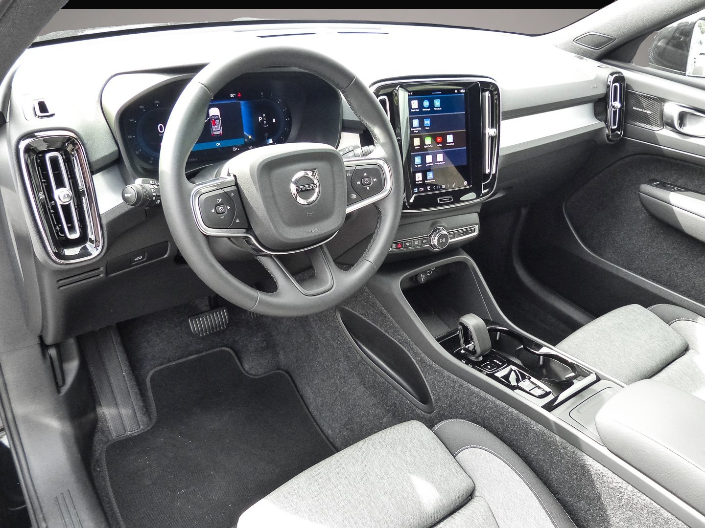 Volvo XC40 (07/2025, Benzin)