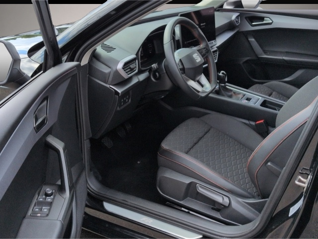 Seat Leon (06/2025, Benzin)