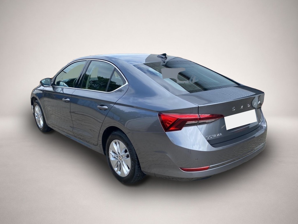 Skoda Octavia (06/2023, Benzin)