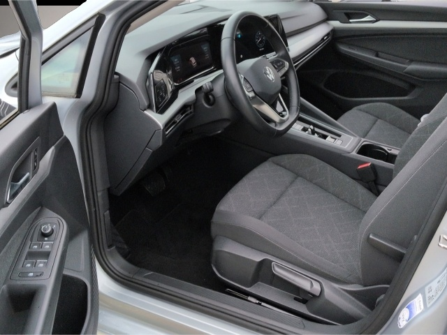 Volkswagen Golf (09/2023, Benzin)