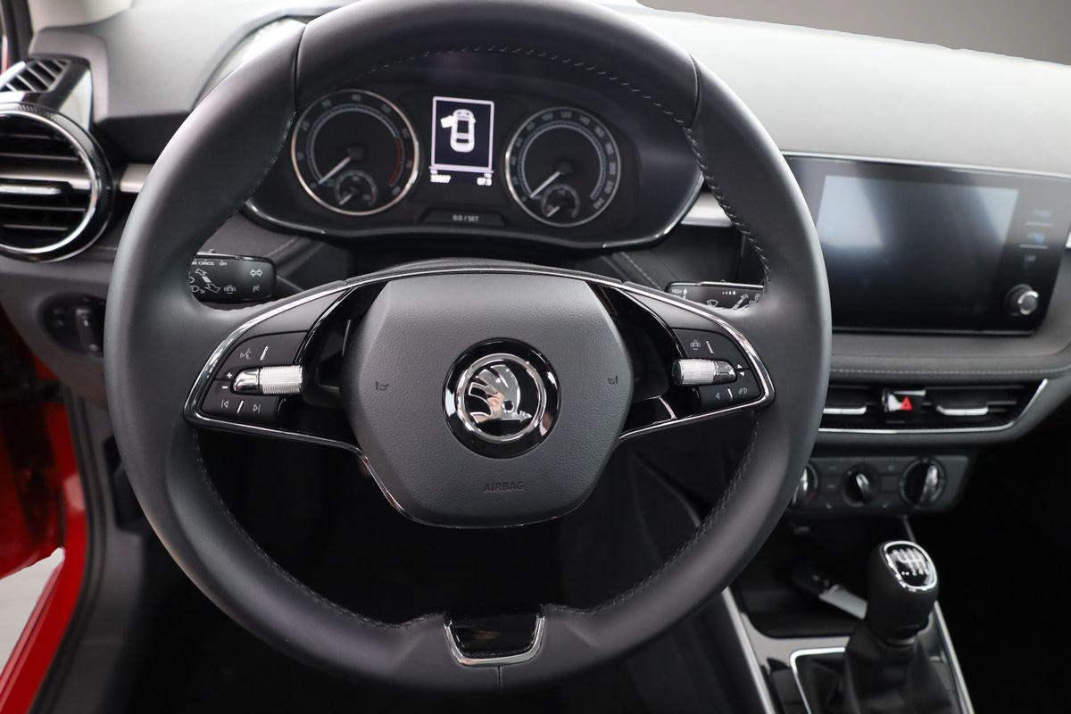 Skoda Fabia (10/2021, Benzin)