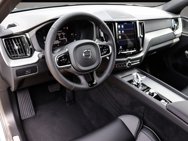 Volvo XC60 (12/2024, Benzin)