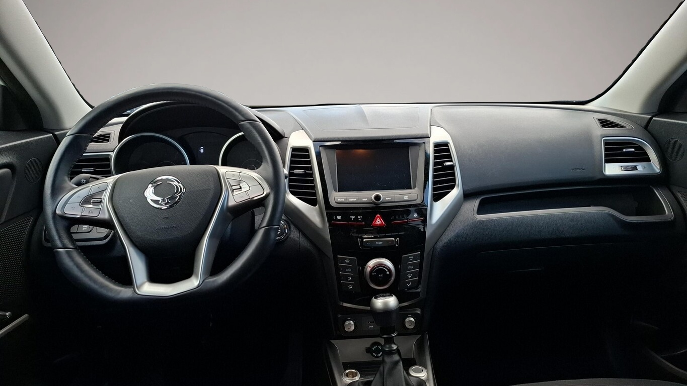 Ssangyong Tivoli (03/2017, )