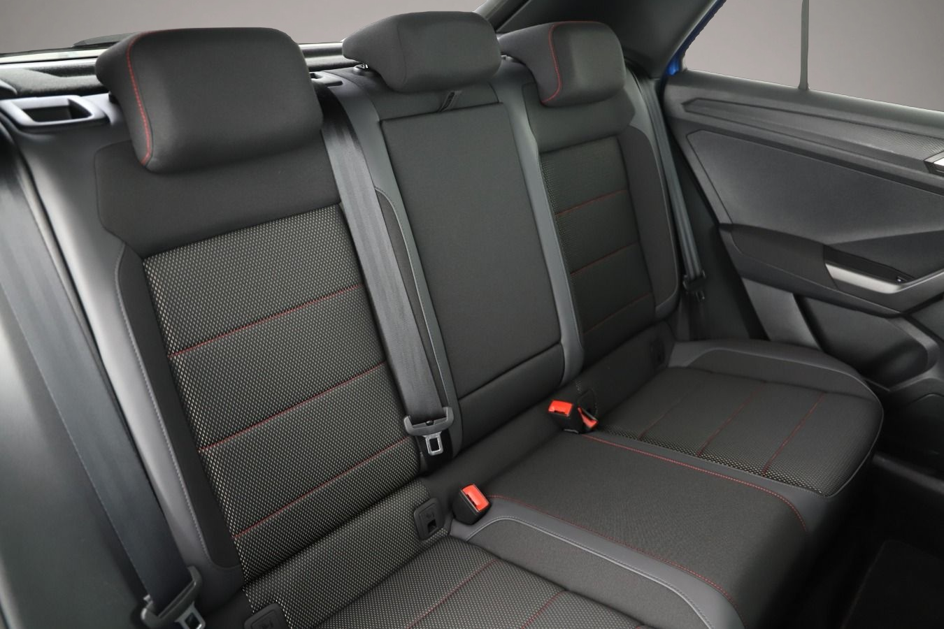 Volkswagen T-Roc (06/2021, Benzin)