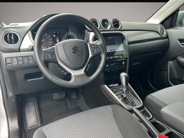 Suzuki Vitara (03/2026, Benzin)