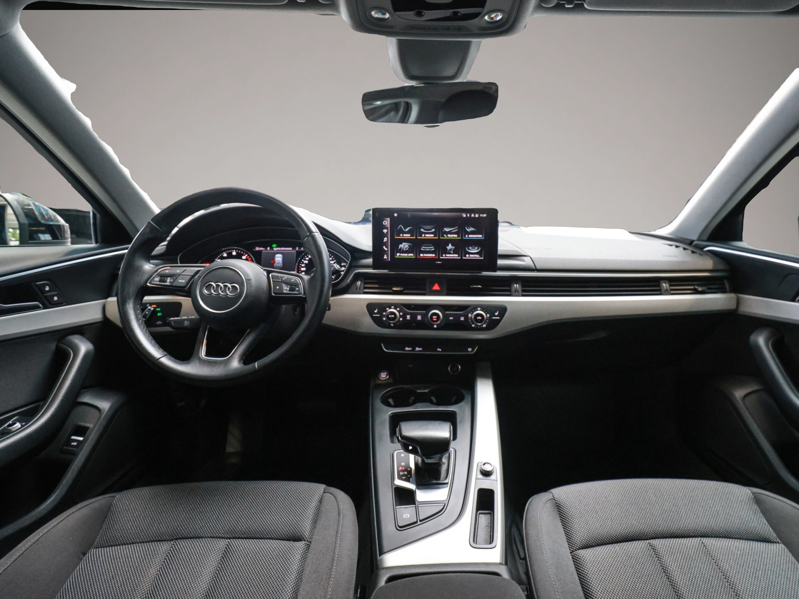 Audi A4 (03/2022, Benzin)
