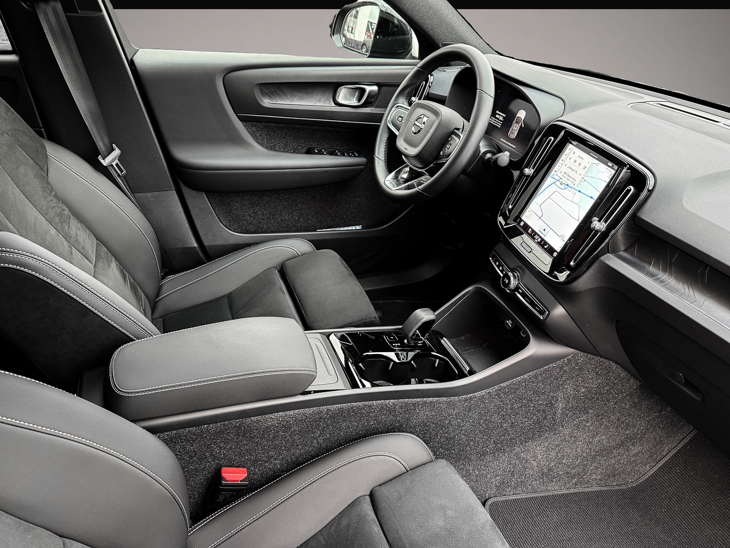 Volvo C40 (01/2025, ELECTRIC)