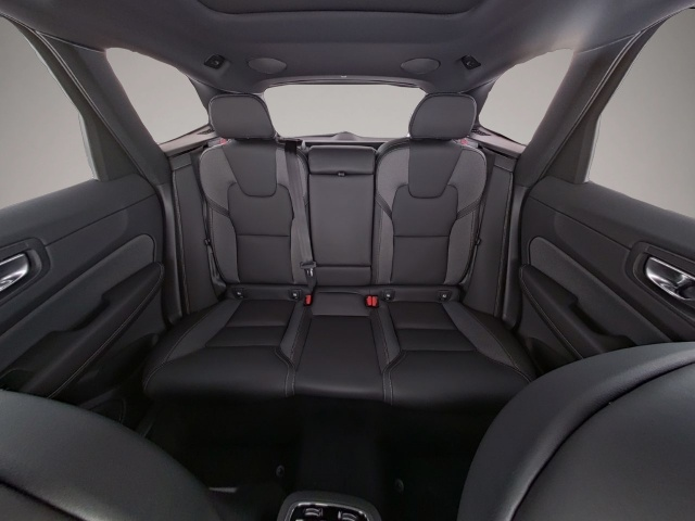 Volvo XC60 (05/2025, Benzin)