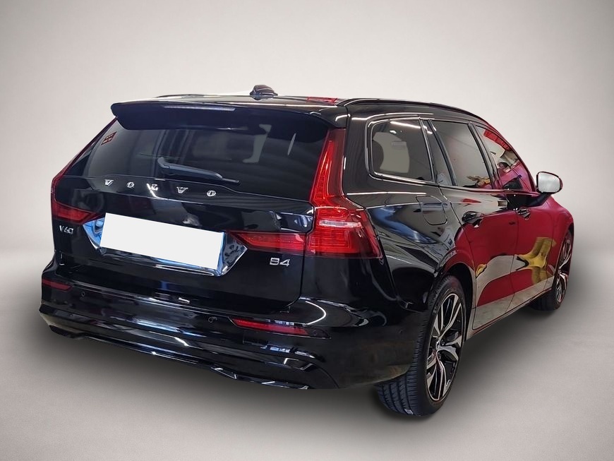 Volvo V60 (07/2025, Benzin)