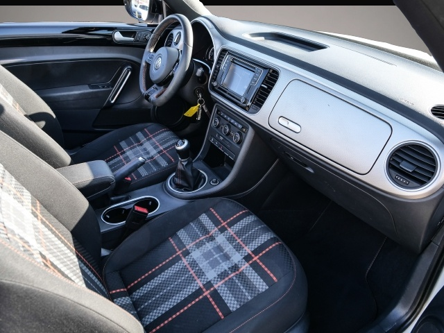 Volkswagen Beetle (10/2015, Benzin)