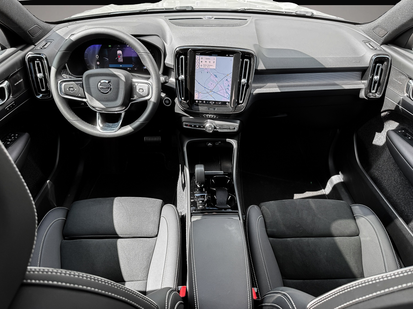 Volvo XC40 (12/2023, Benzin)