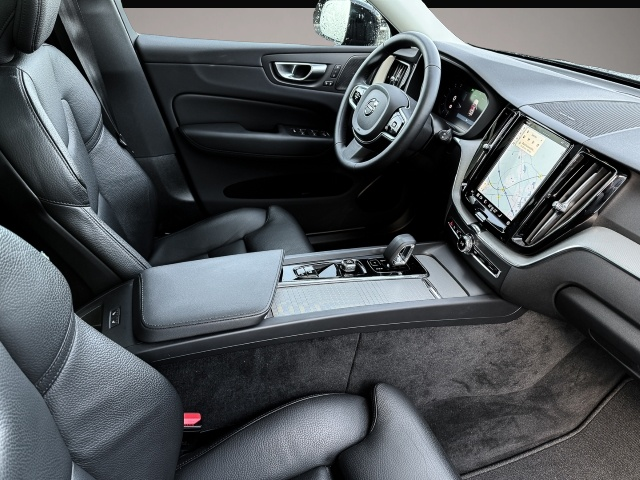 Volvo XC60 (12/2023, Benzin)