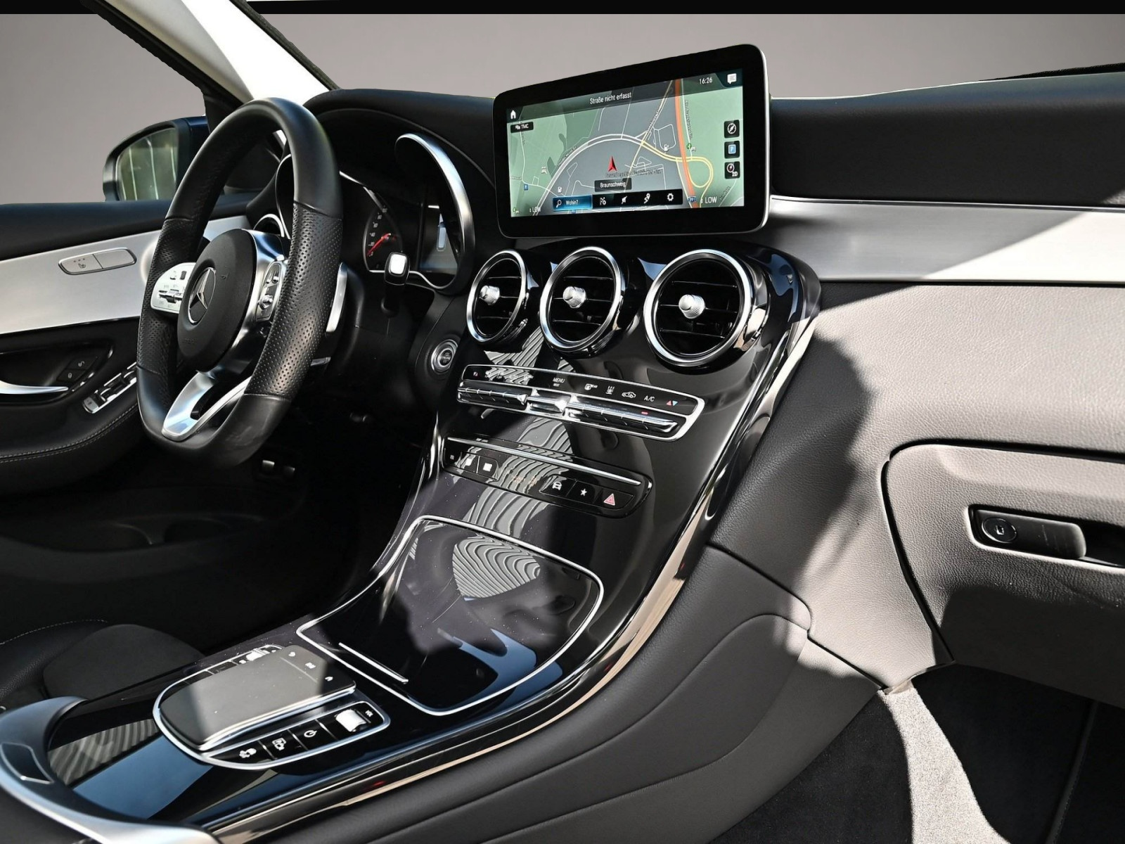 Mercedes-Benz GLC 300 (01/2022, Hybrid (Benzin/Elektro))