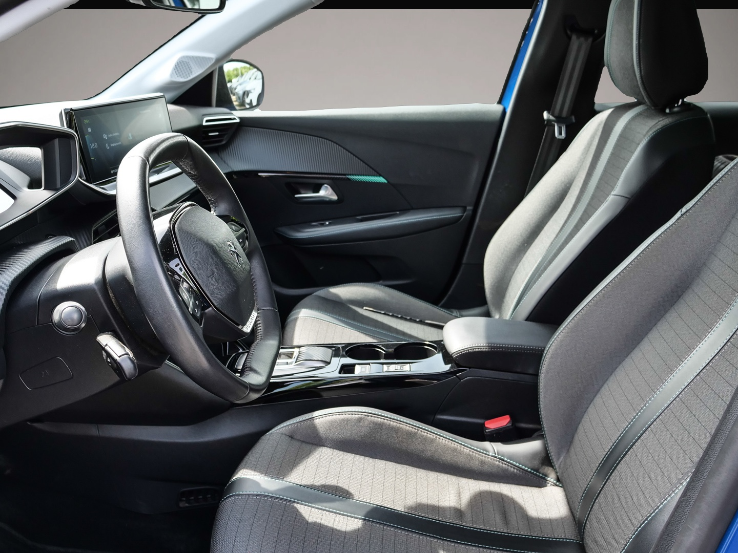 Peugeot 208 (04/2022, ELECTRIC)