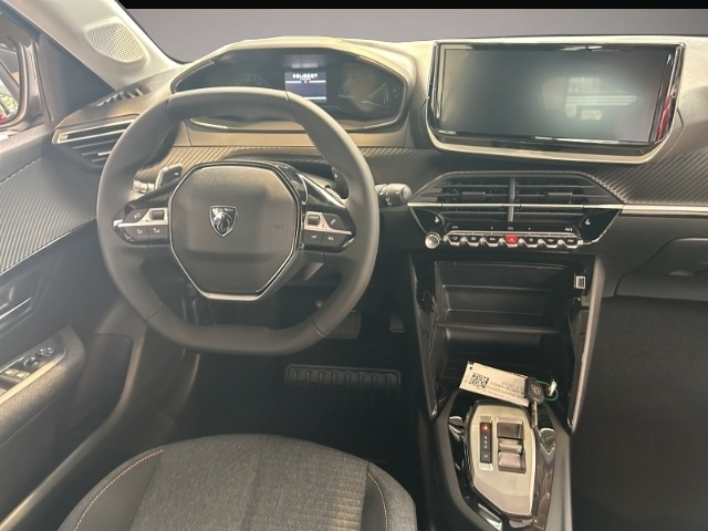 Peugeot 208 (06/2025, Benzin)