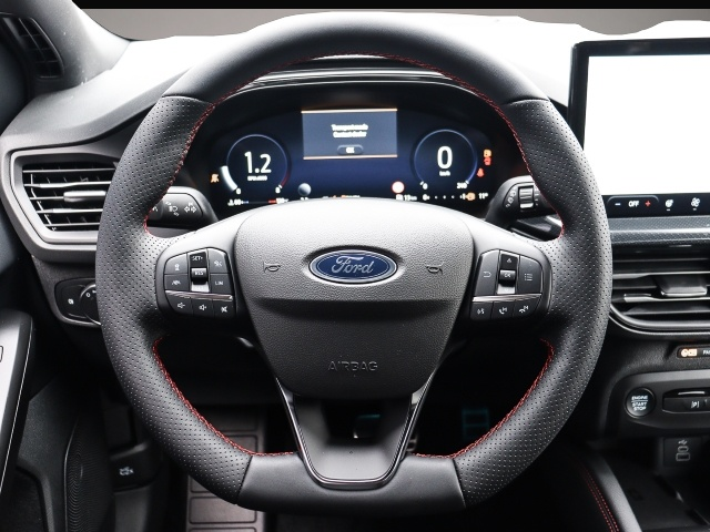 Ford Focus (03/2026, Benzin)