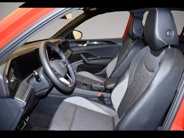 Volkswagen Tiguan (10/2025, )
