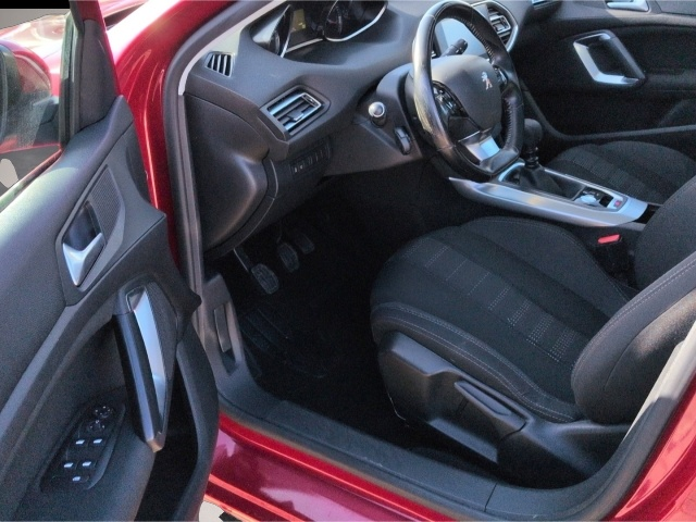 Peugeot 308 (09/2016, Benzin)