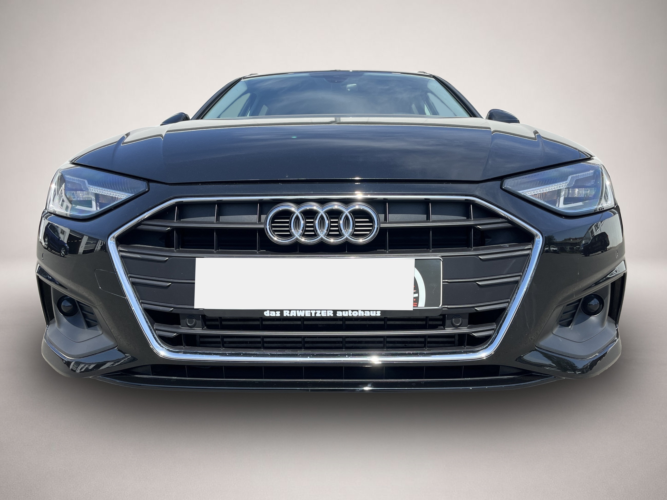 Audi A4 (08/2022, Benzin)