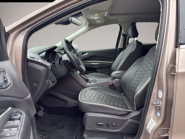 Ford Kuga (04/2017, Benzin)