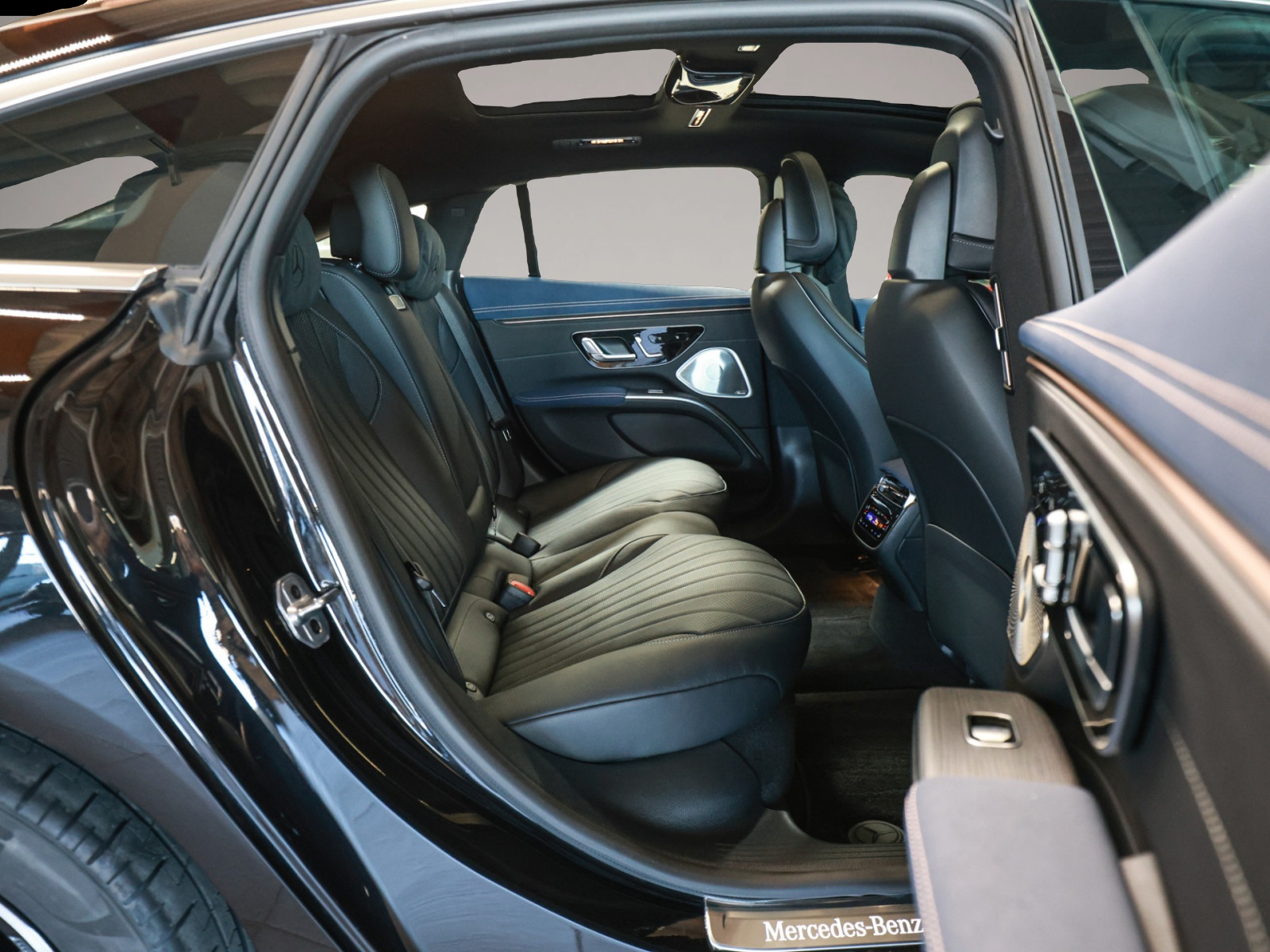 Mercedes-Benz EQS (07/2023, ELECTRIC)
