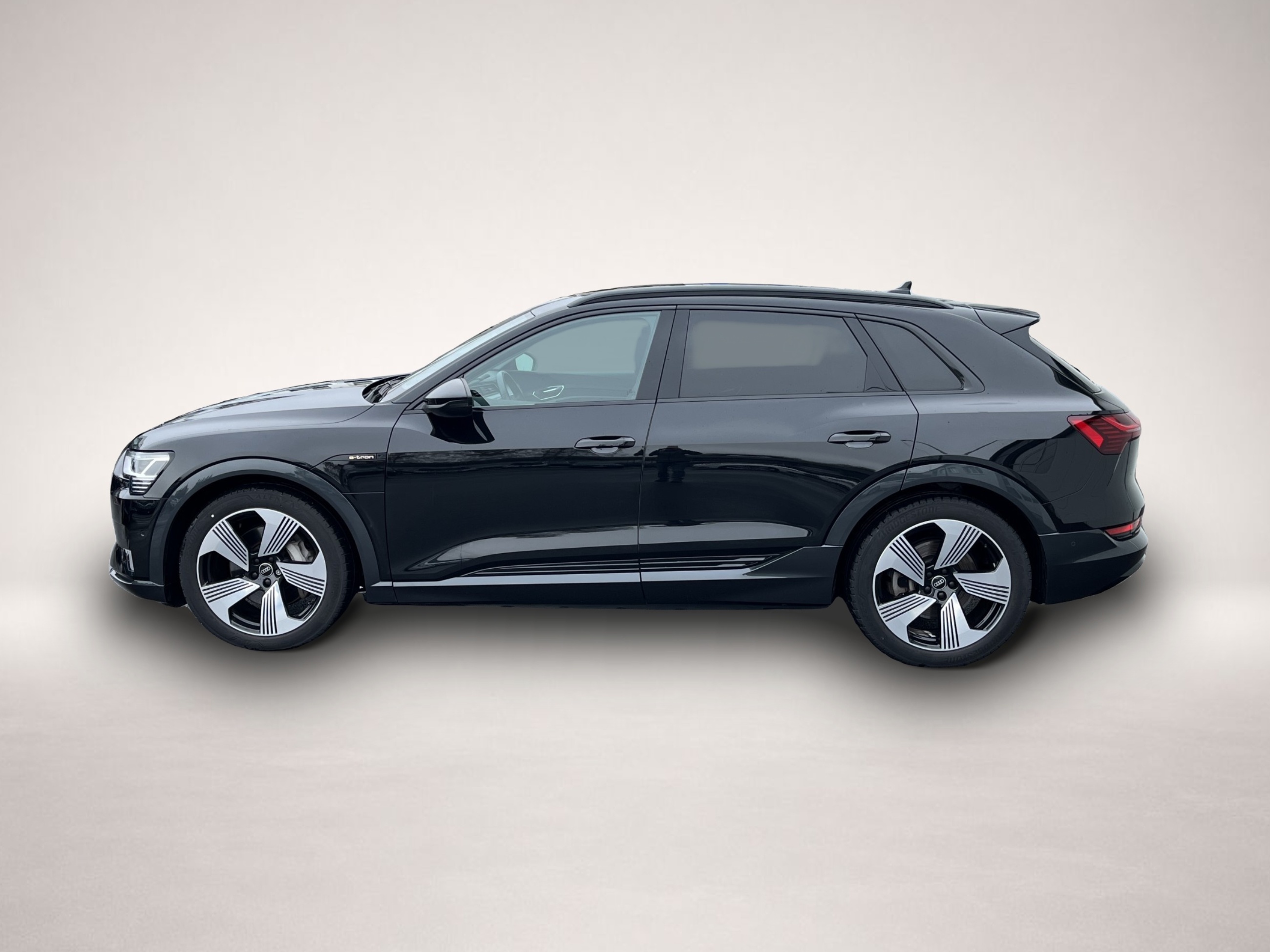 Audi e-tron (05/2022, ELECTRIC)
