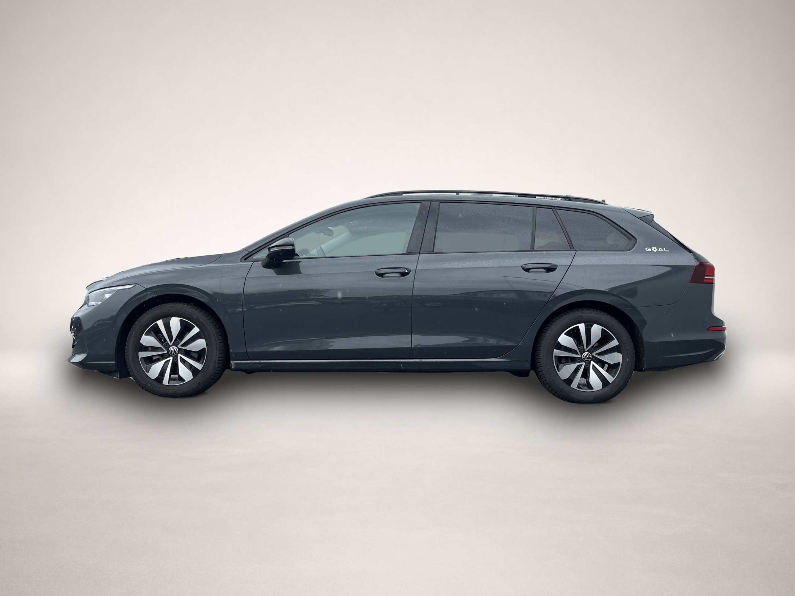 Volkswagen Golf (10/2025, Benzin)