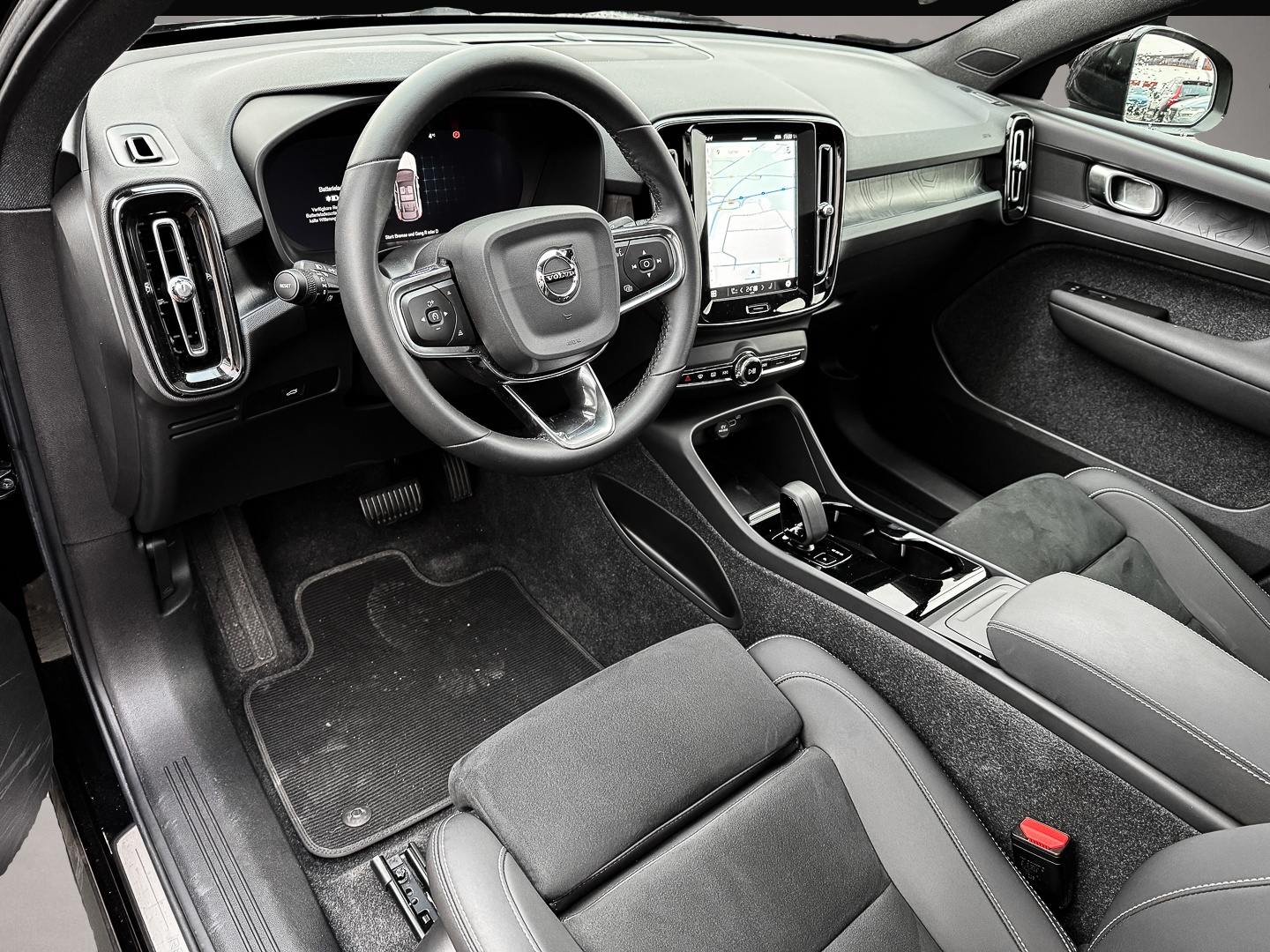 Volvo C40 (01/2025, ELECTRIC)