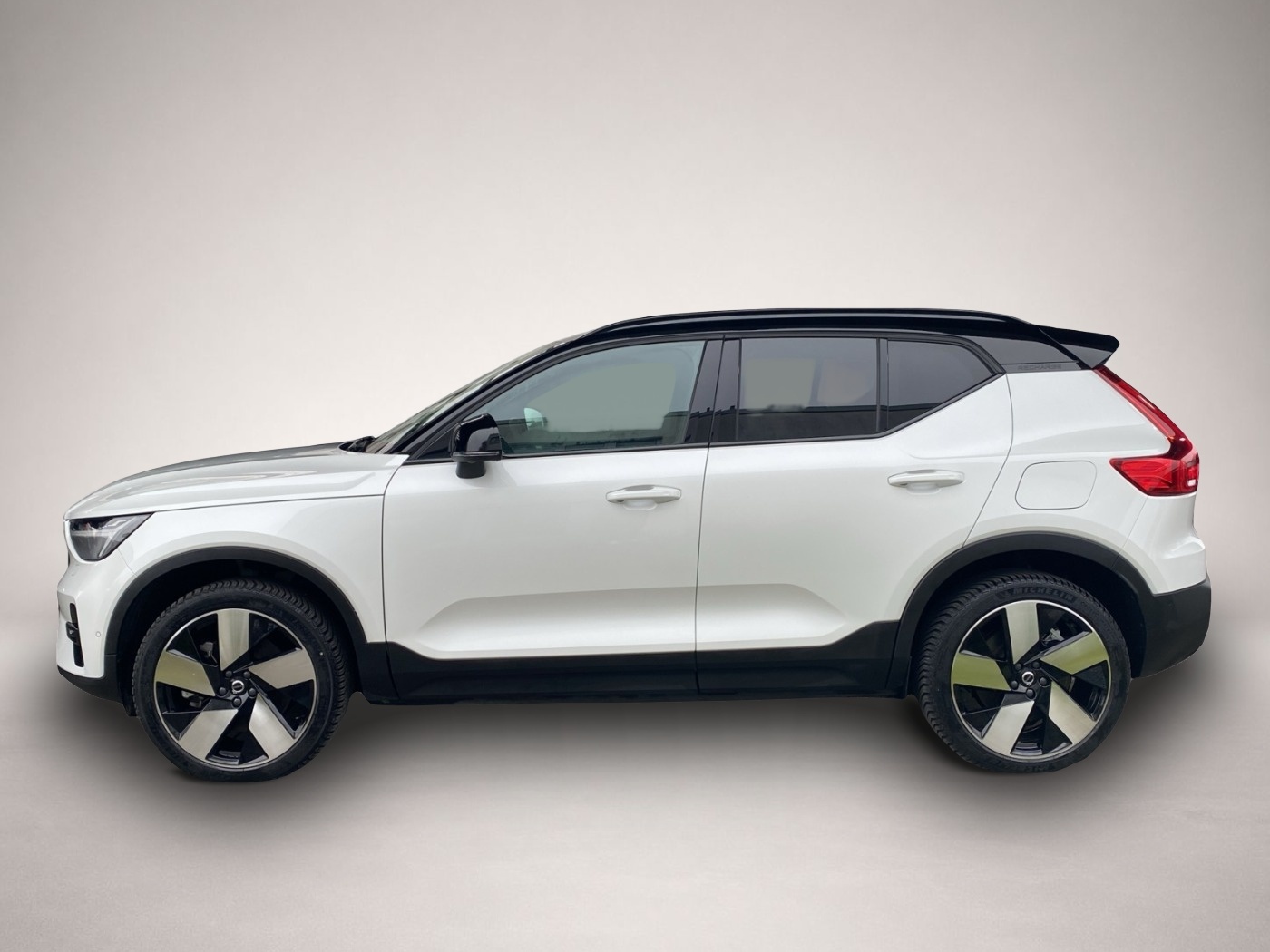 Volvo XC40 (12/2022, ELECTRIC)
