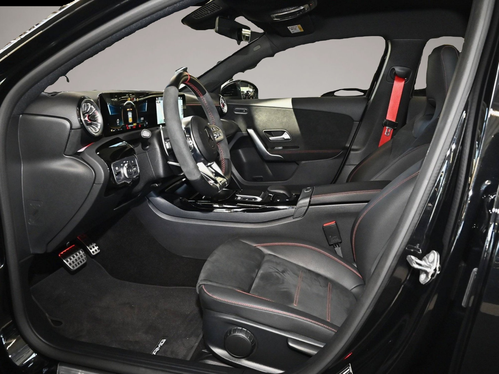 Mercedes-Benz A 45 AMG (03/2022, Benzin)