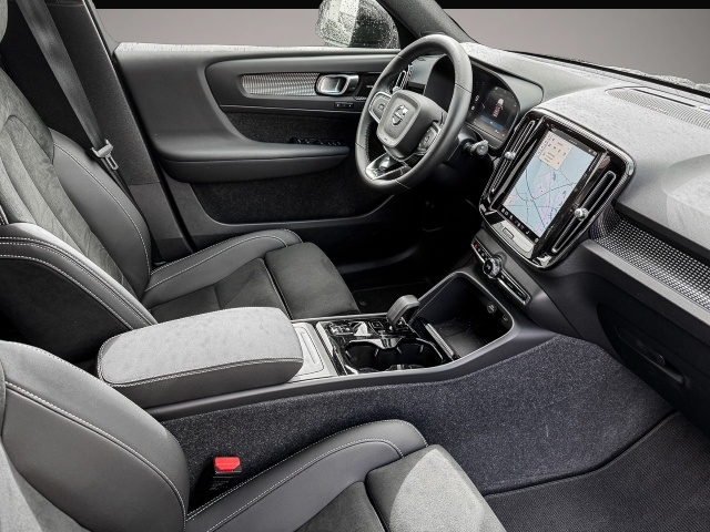 Volvo XC40 (12/2023, Benzin)