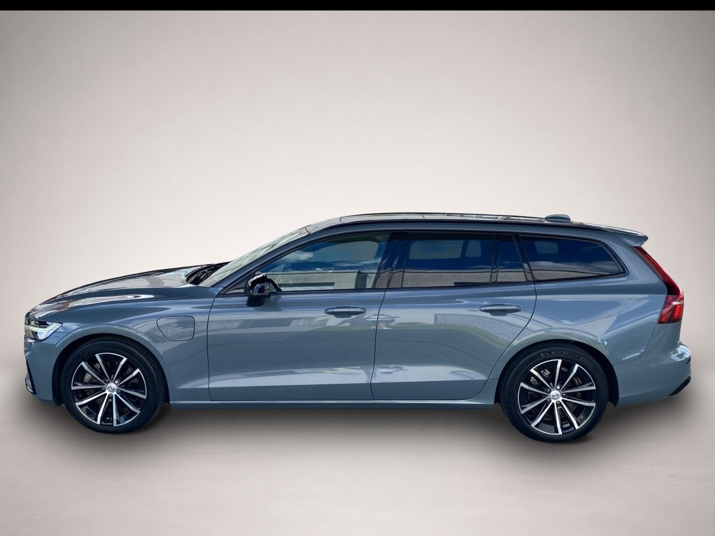 Volvo V60 (05/2023, )