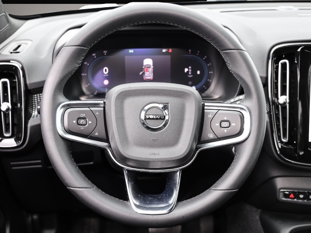 Volvo XC40 (06/2023, Benzin)