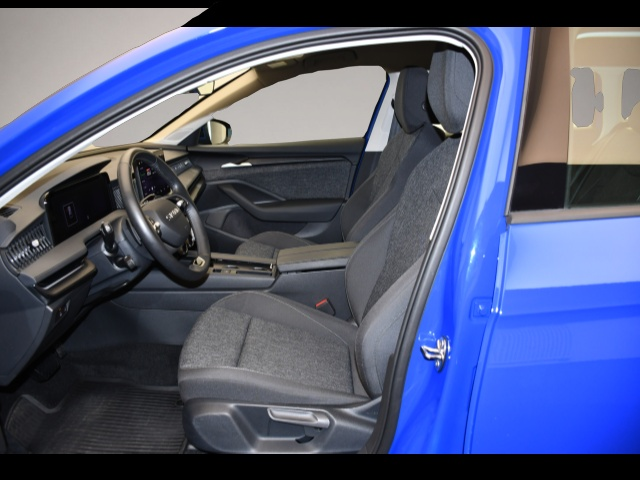 Skoda Superb (03/2025, Benzin)