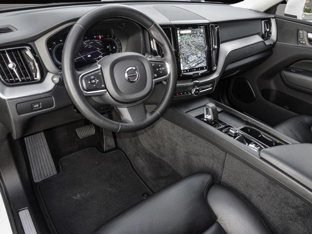 Volvo XC60 (09/2023, Benzin)