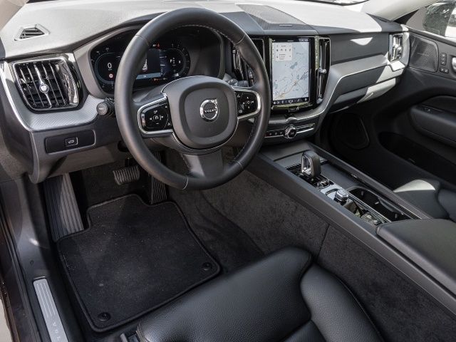 Volvo XC60 (02/2024, Benzin)