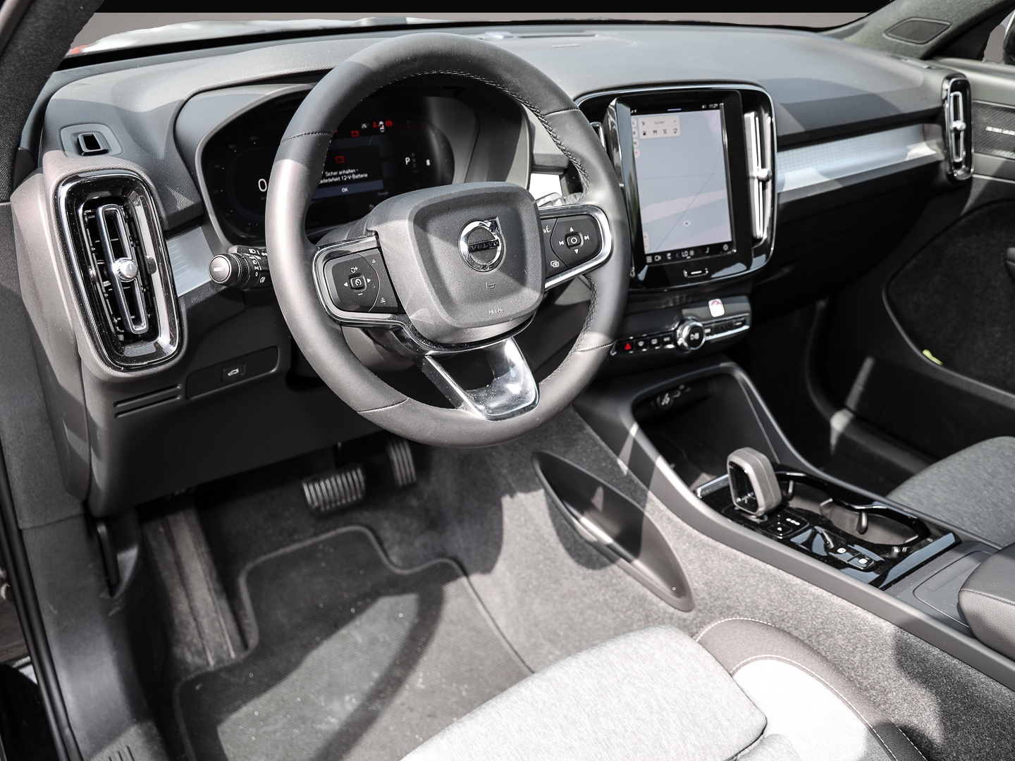 Volvo XC40 (11/2023, Benzin)