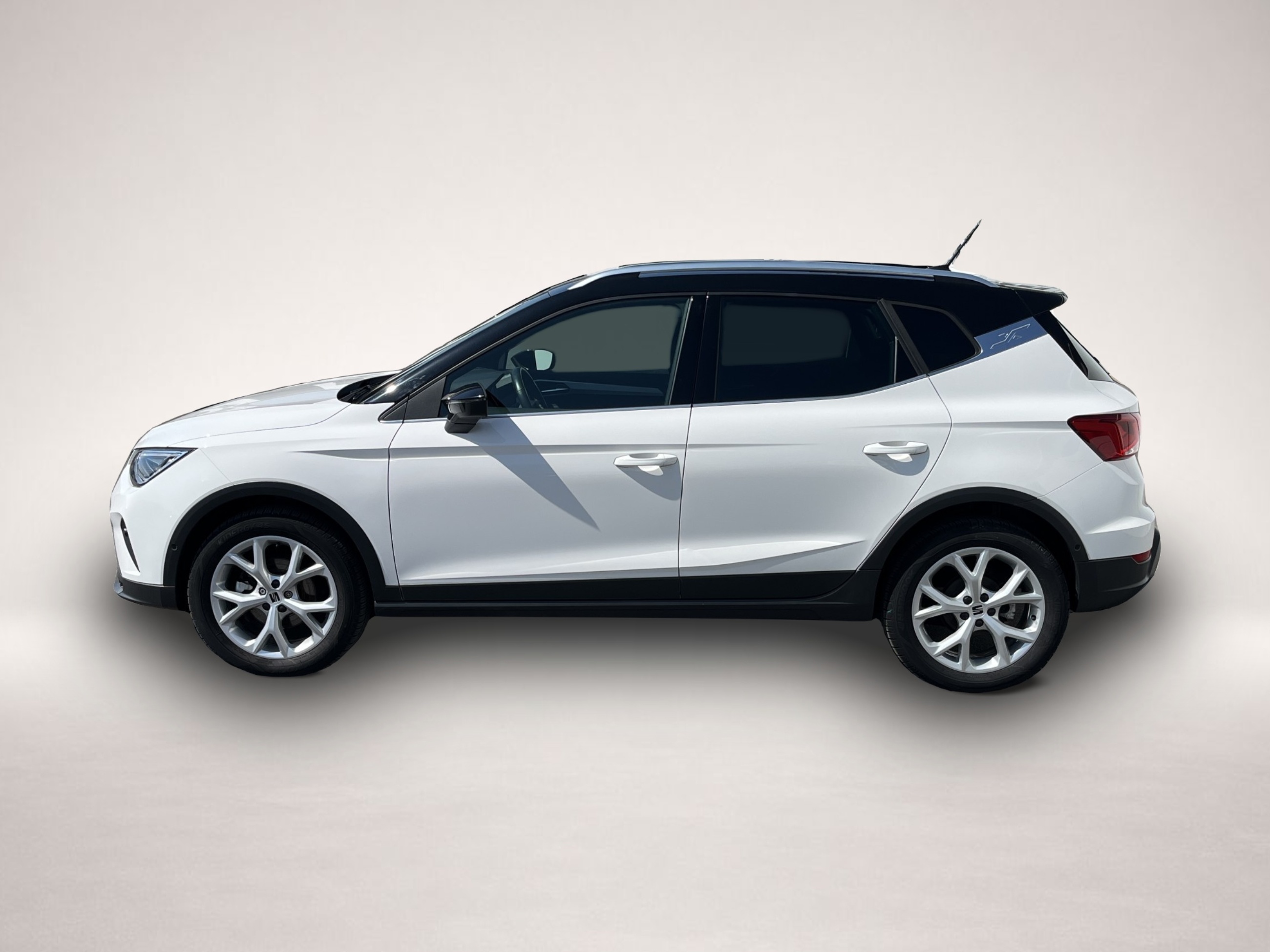 Seat Arona (04/2022, Benzin)