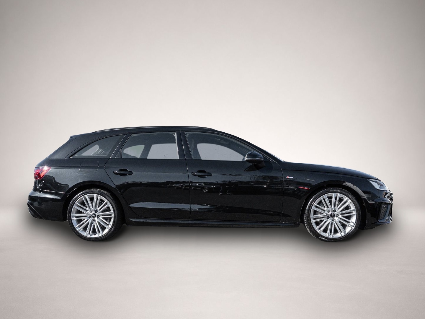 Audi A4 (11/2022, Benzin)