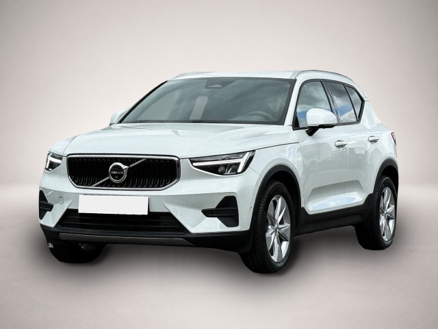 Volvo XC40 (04/2025, Benzin)