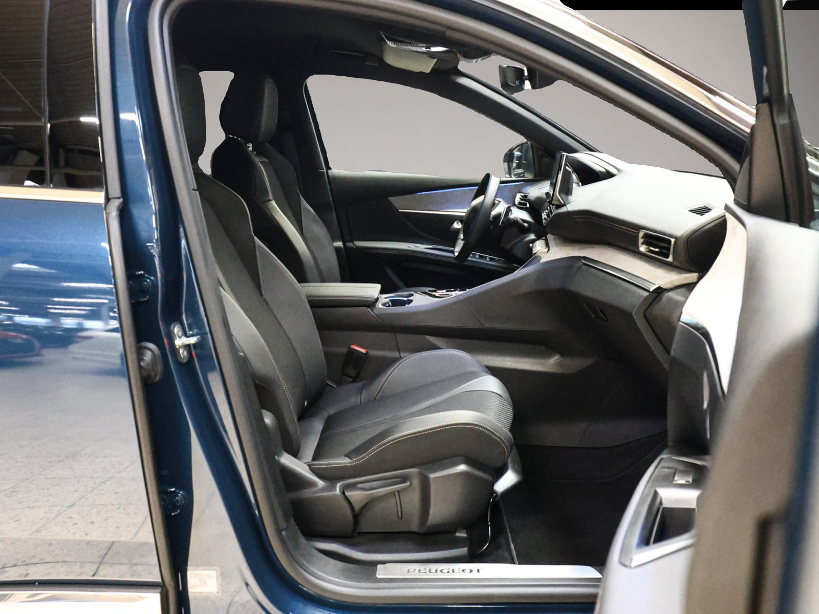 Peugeot 3008 (02/2024, Benzin)