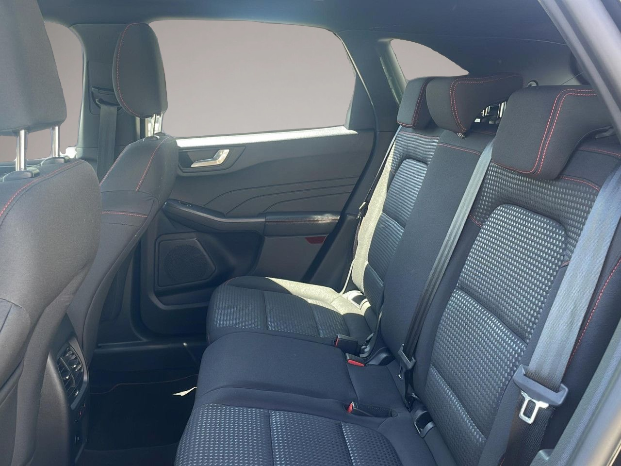 Ford Kuga (09/2023, Benzin)