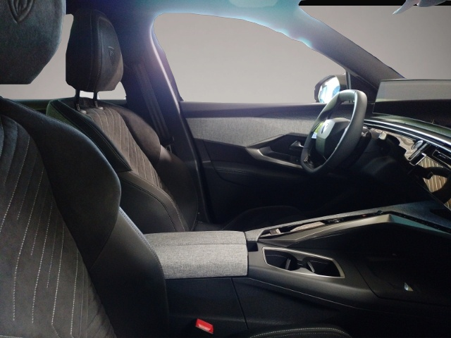 Peugeot 3008 (06/2025, Benzin)